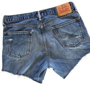Levi’s Wedgie Fit Blue Jean Cutoff Distressed Denim Shorts size 32inch Waist
